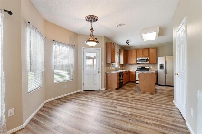Building Photo - 15422 Elm Leaf Pl