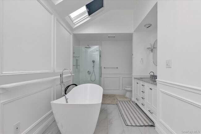 Building Photo - 8 Branding Iron Ln