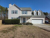 Building Photo - Close to Base, Far from the Traffic – 4BR Home Near MCAS New River