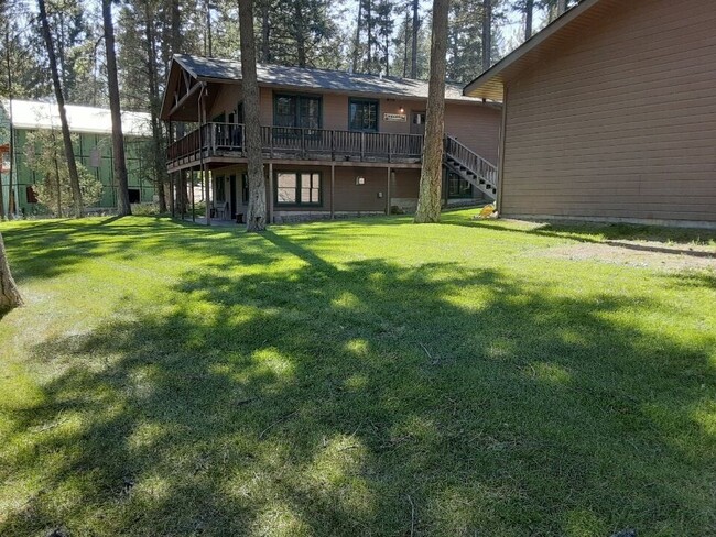Building Photo - 268 Lakeview Dr