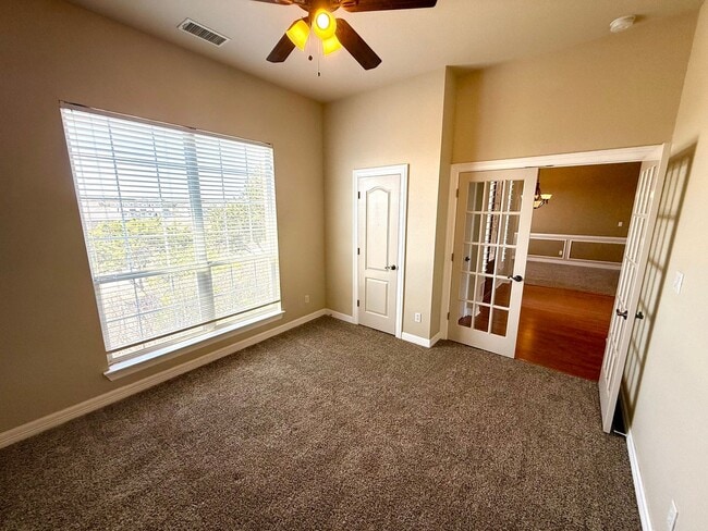 Building Photo - *COMING SOON* Luxurious 2-Story Home in Gated Stone Oak Community – Pool & Lawn Care Included