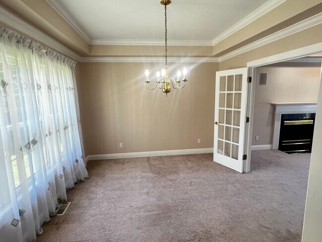 Building Photo - 2708 Bayhill Dr