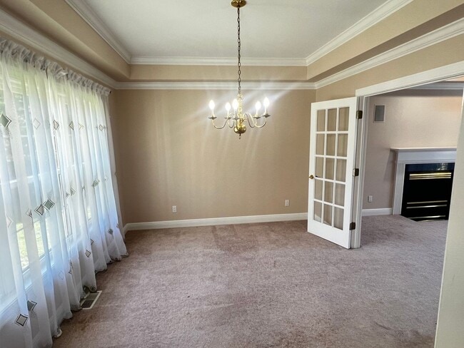 Building Photo - Spacious 4 Bedroom home with 3 Car Garage - Available June 2026