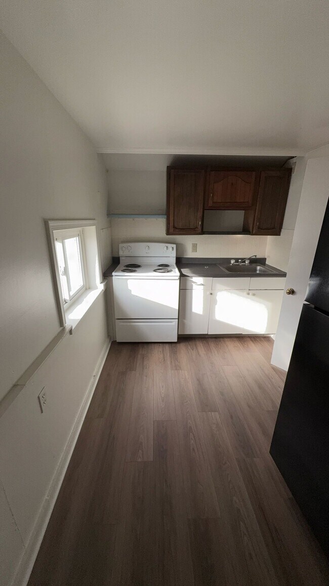 Building Photo - 20 Sawmill Rd