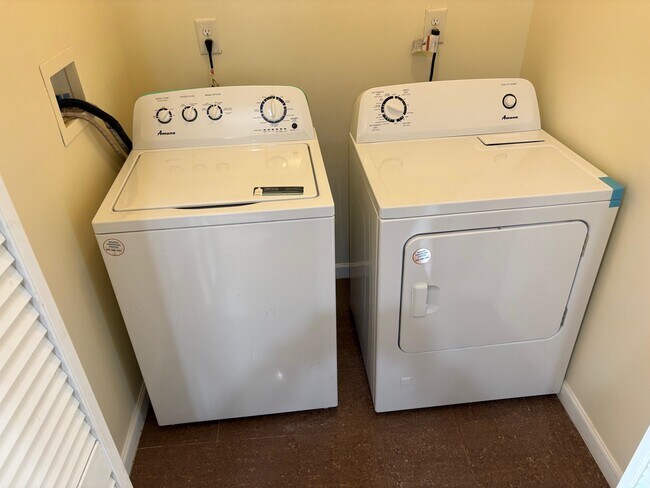 Building Photo - 30 Whitman Ave