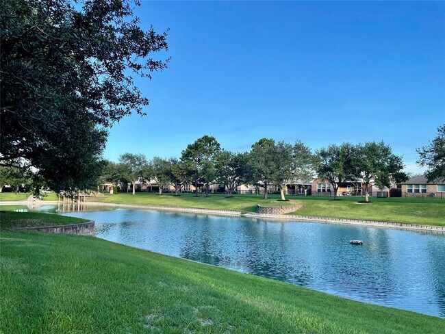 Building Photo - 9616 Hamilton Dr