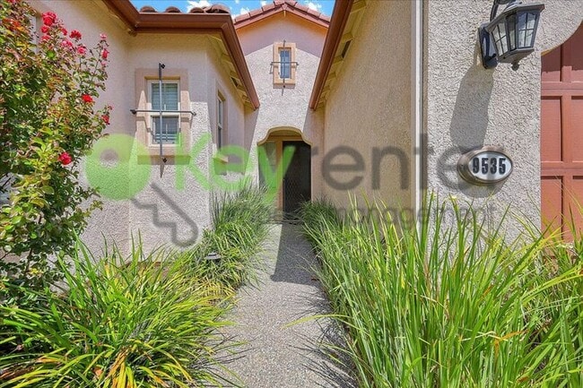 Building Photo - 9535 Setina Ln