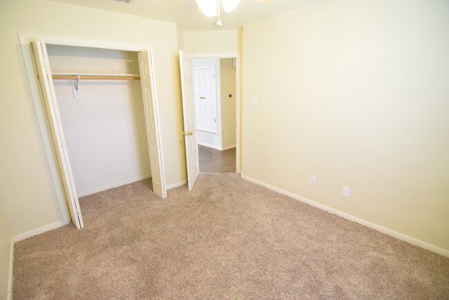 Building Photo - 900 Concho St