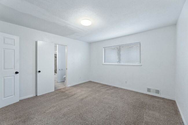 Building Photo - 2726 Blanton St