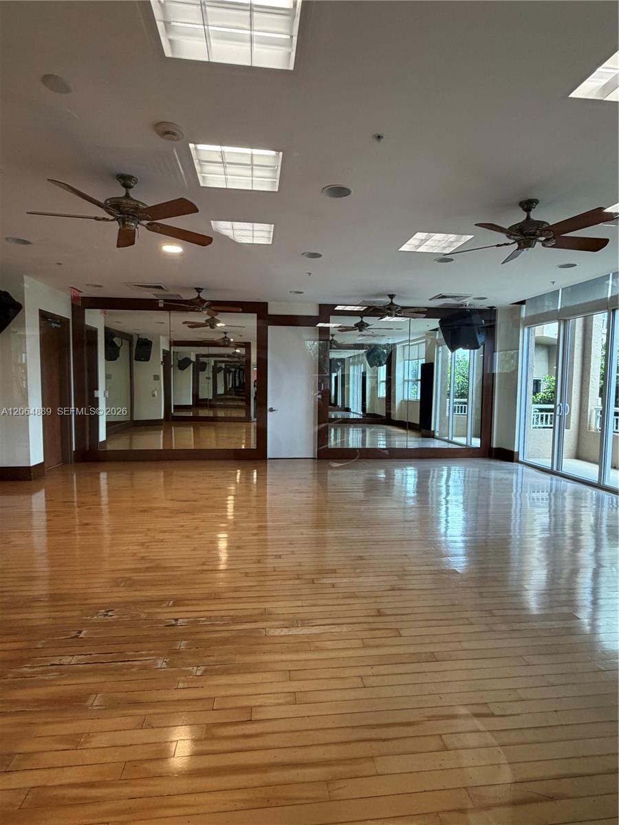 Building Photo - 19501 W Country Club Dr