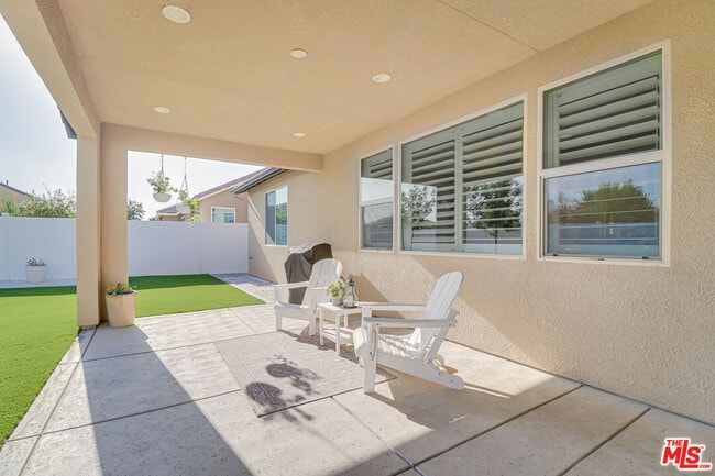 Building Photo - 14001 Barbon Beck Ave