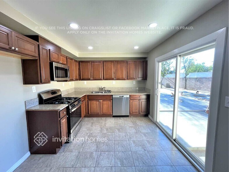 Building Photo - 9233 Kewen Ave