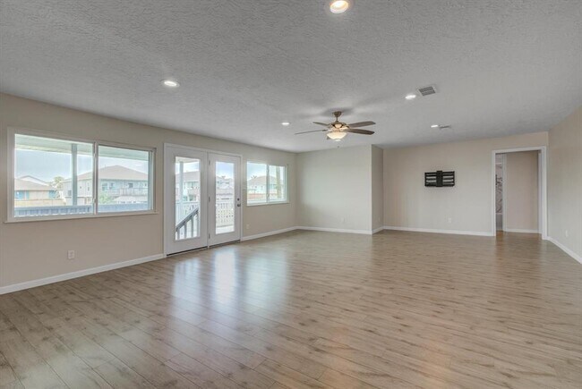 Building Photo - 1099 Redfish St