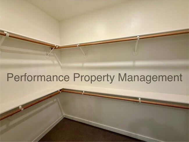Building Photo - 7215 Canyon Creek Dr