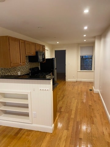 Building Photo - 61 Joy St