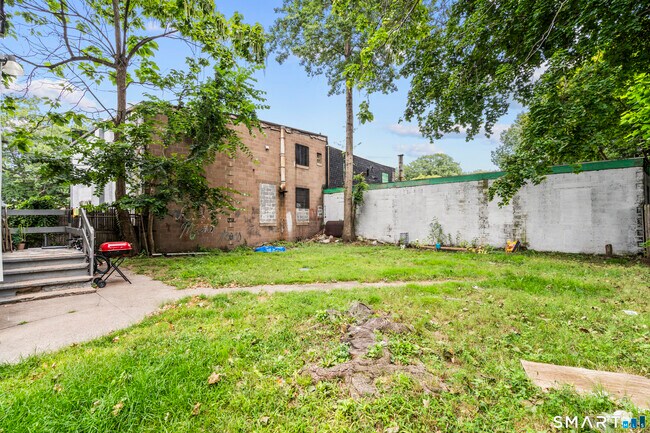 Building Photo - 693 Dixwell Ave