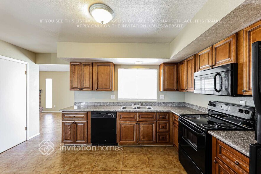 Building Photo - 6116 W Evans Dr