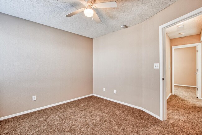 Building Photo - 11717 Lapstone Way