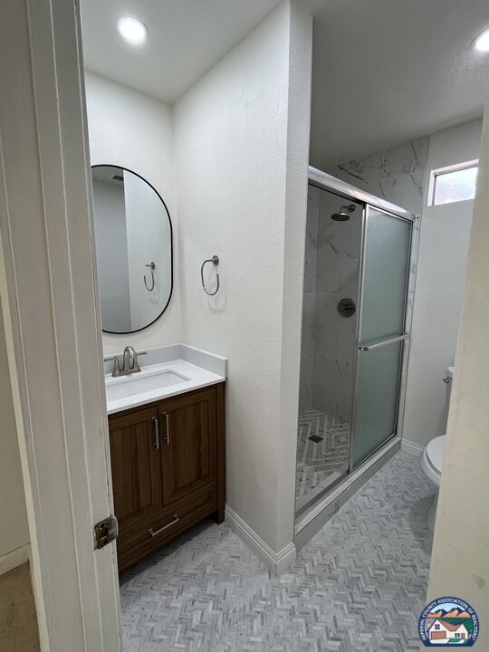 Building Photo - 931 Emerson Ave