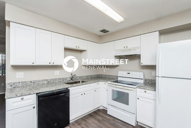 Building Photo - 3 Bedroom Pet-Friendly Home in MERRITT ISLAND, FL with Main Street Renewal