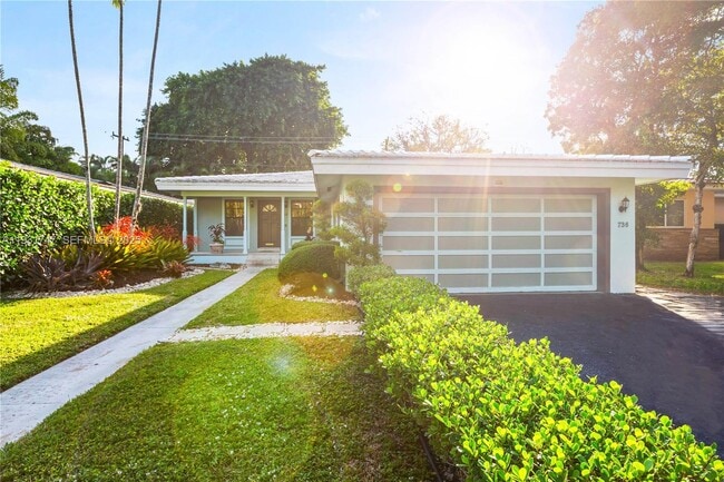 Building Photo - 736 Alhambra Cir