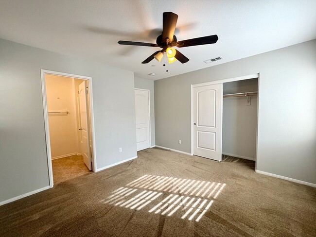 Building Photo - Stylish 2-Bedroom Living with Community Amenities