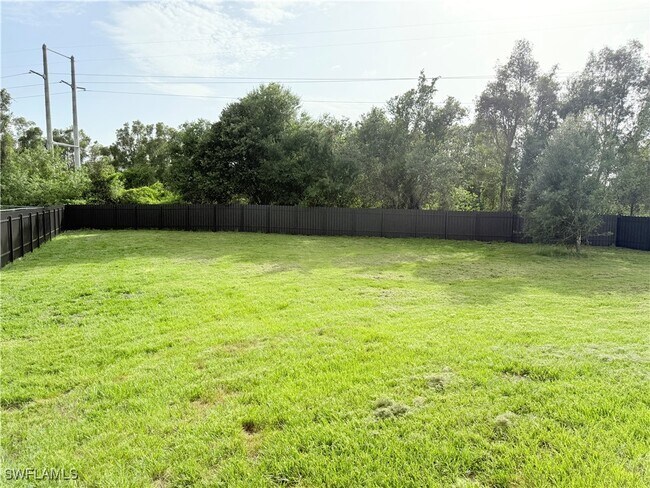 Building Photo - 702 Zemil Ct