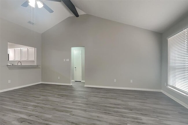 Building Photo - 2602 Clear Ridge Dr
