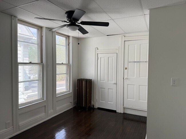 Building Photo - 1038 Heath St