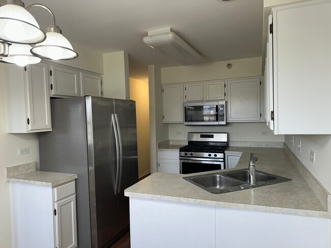 Building Photo - 1361 Orleans Dr