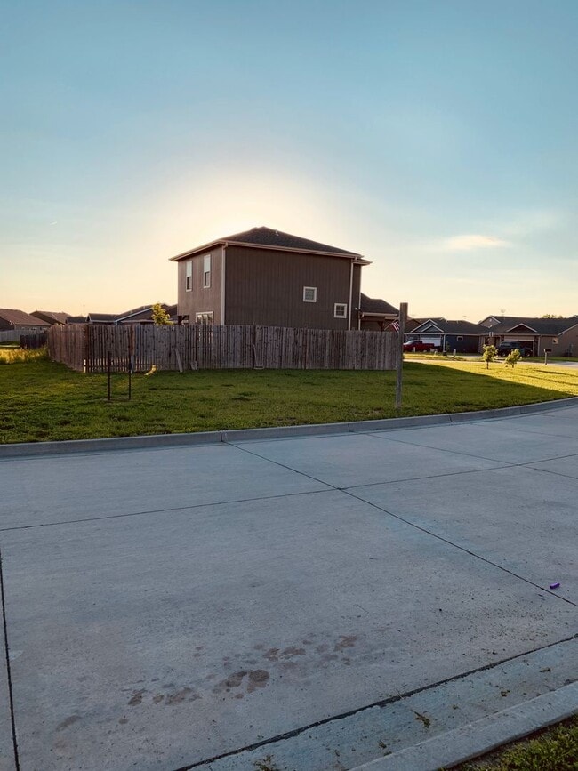 Building Photo - Italian Estates Property Management