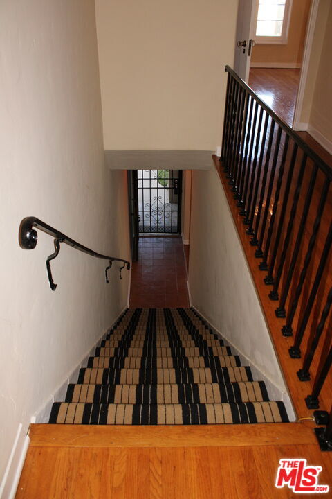 Building Photo - 1020 Hi Point St