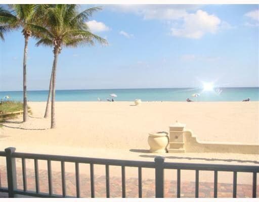 Building Photo - 201 Van Buren St