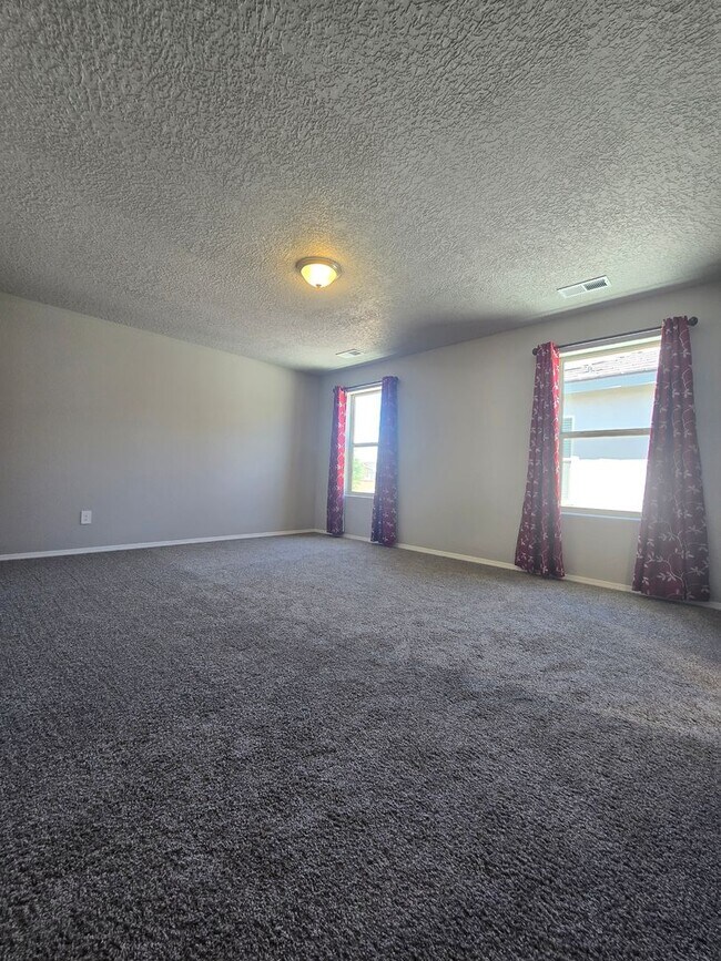Building Photo - 4 bedroom in Los Diamantes