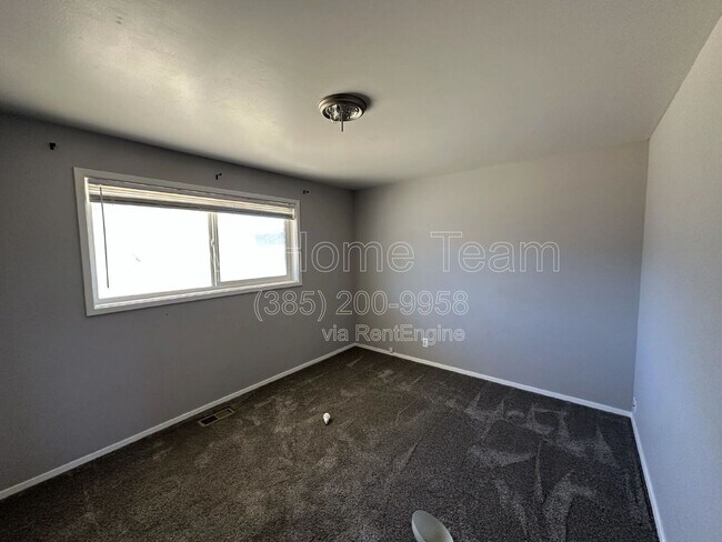 Building Photo - 273 Laker Wy