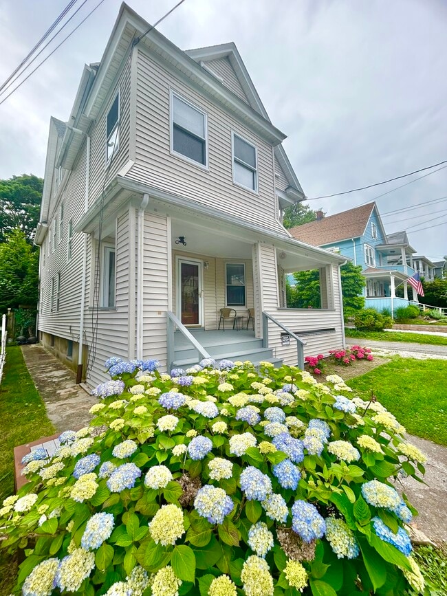 Primary Photo - 59 Morehouse St