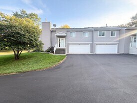 Building Photo - 5640 Pompano Dr