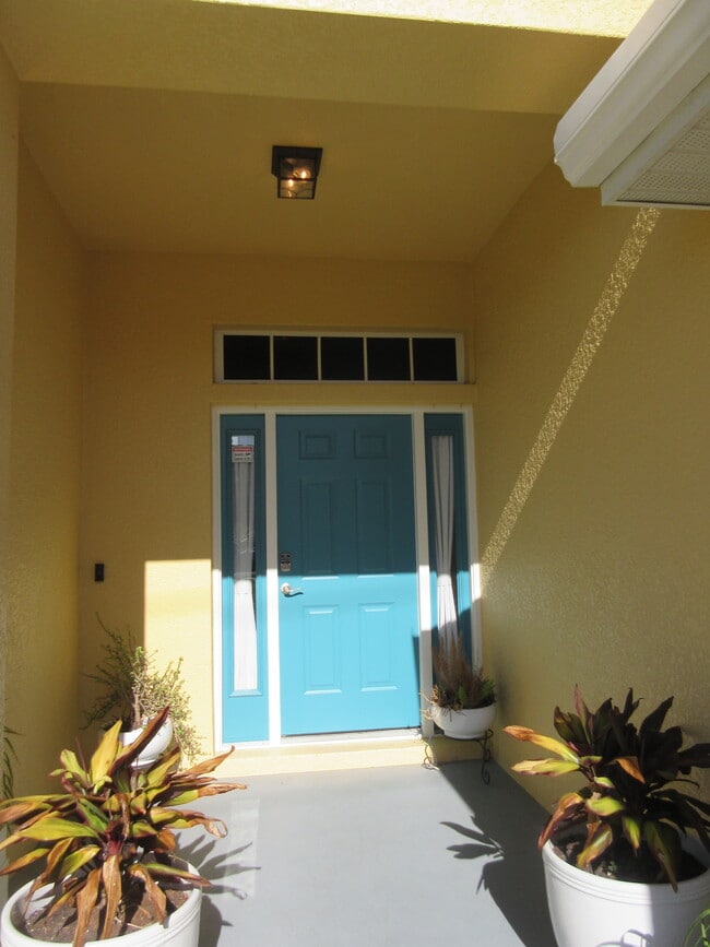 Building Photo - 1185 Rio De Janeiro Ave