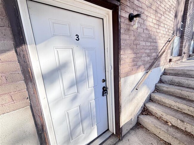 Building Photo - 325 W 100 S