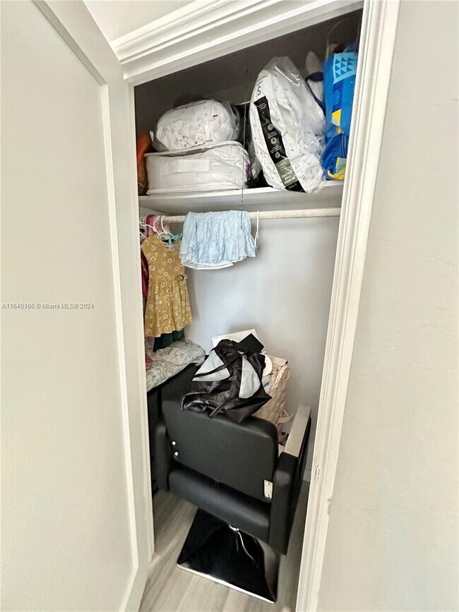 Building Photo - 1914 Dewey St