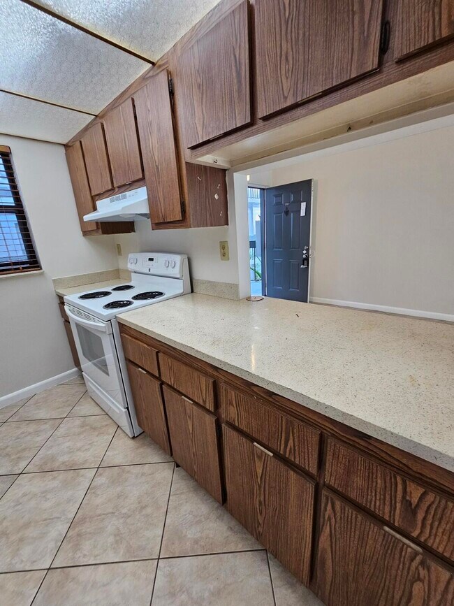 Building Photo - 1820 N Congress Ave