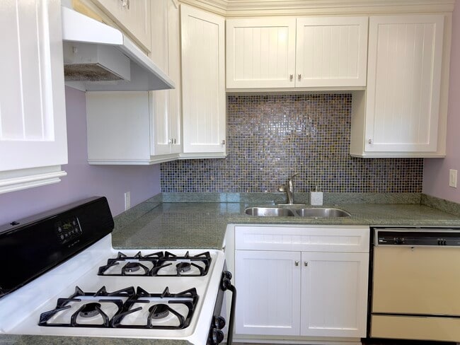 Building Photo - 4912 Dixie Dr