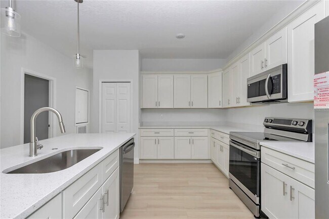 Building Photo - 13257 SW 73rd Ave Rd