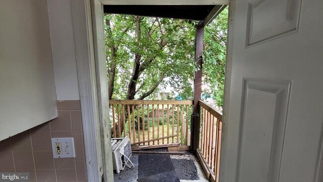 Building Photo - 410 N 6th St