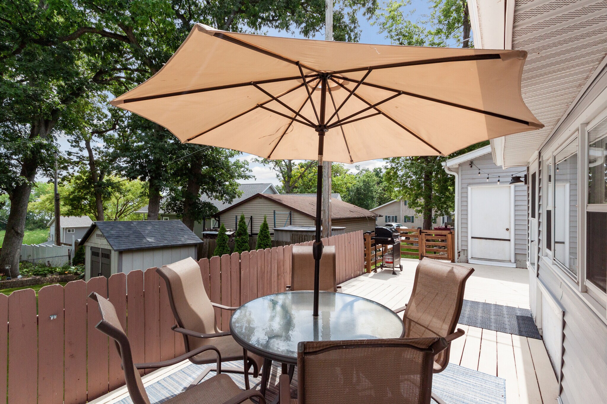 Building Photo - 240 Koshkonong Dr