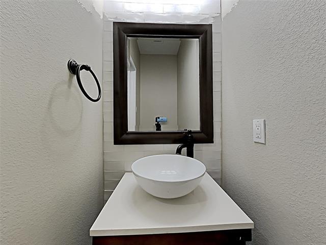 Building Photo - 620 Rio Bravo Dr