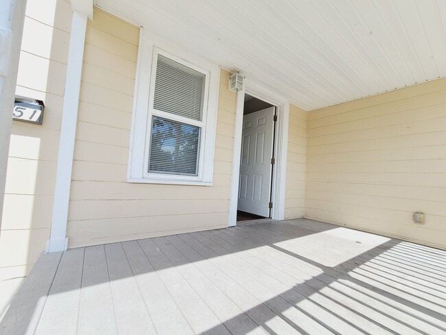 Building Photo - Three Bedrooms One Bathroom with Shaded Porch