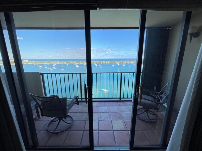 Building Photo - 5600 N Flagler Dr