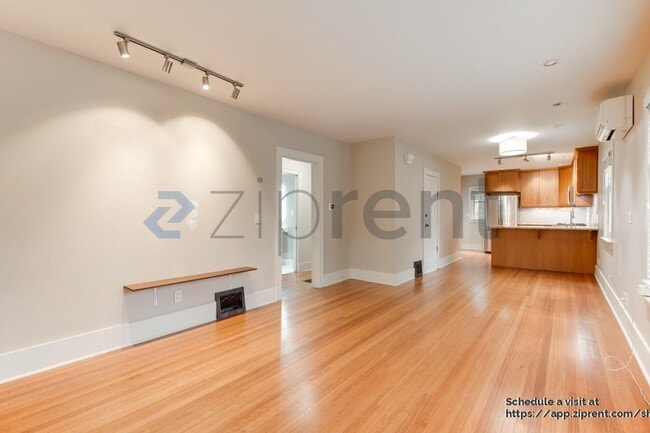 Building Photo - 3332 35th Ave S