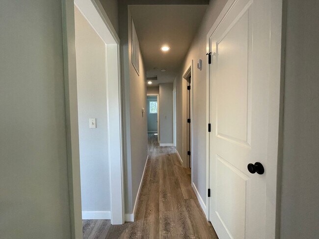 Building Photo - Private Valley Remodeled Home In Damascus 3Bd/2.5Ba with Basement!!! Beautiful Deck with Amazing ...